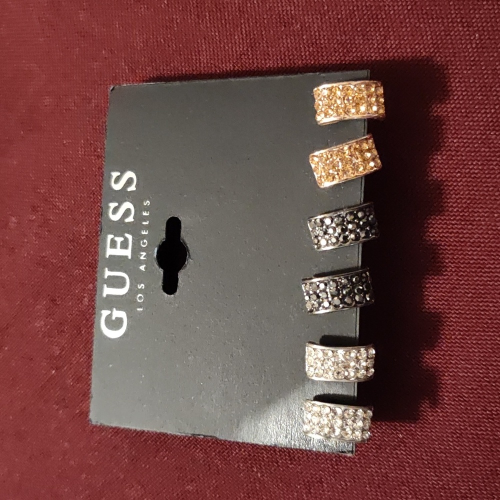 Guess earrings set